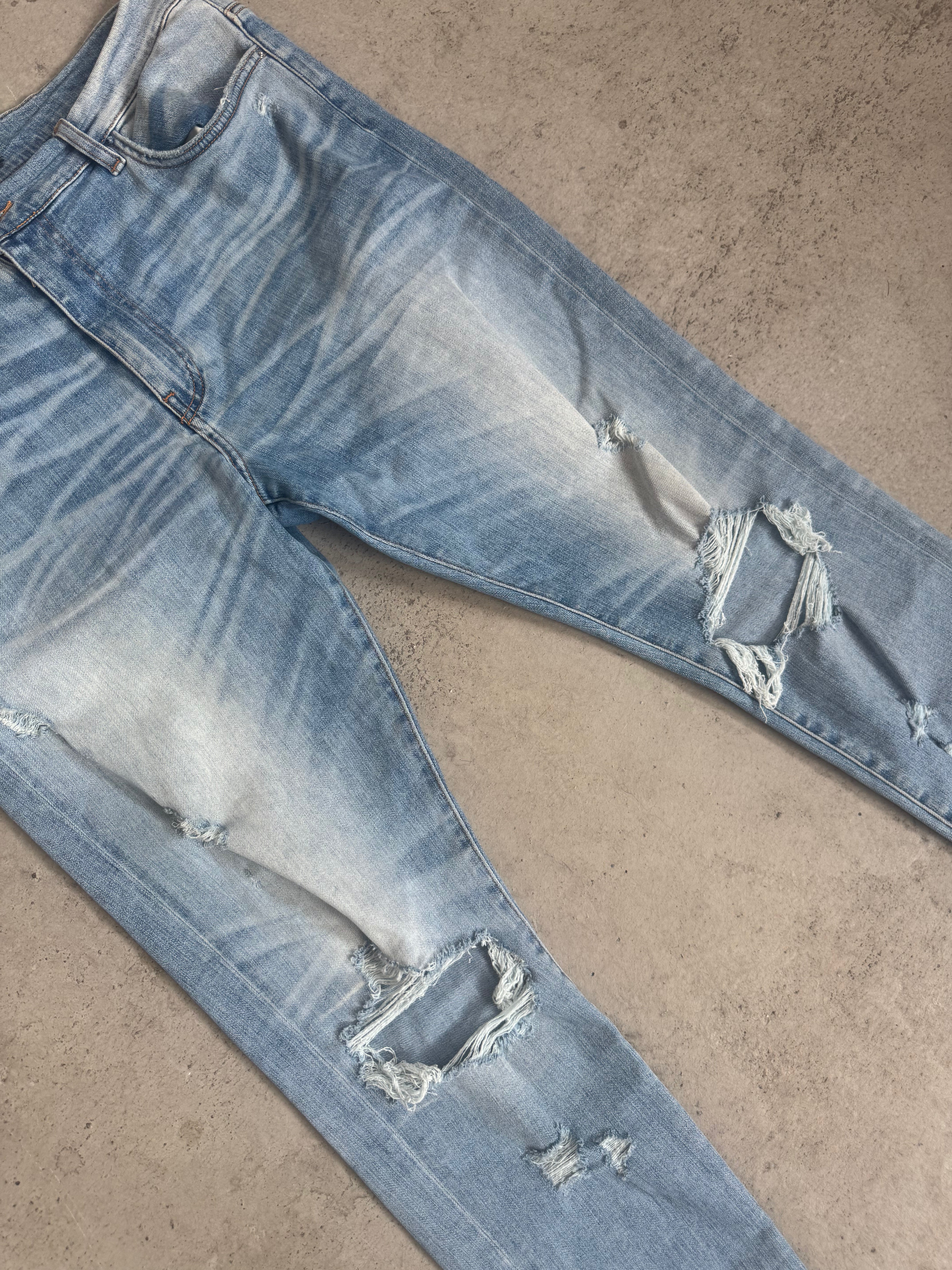 Amiri "Light Wash" Distressed Denim Jeans Size 38 Pre Owned