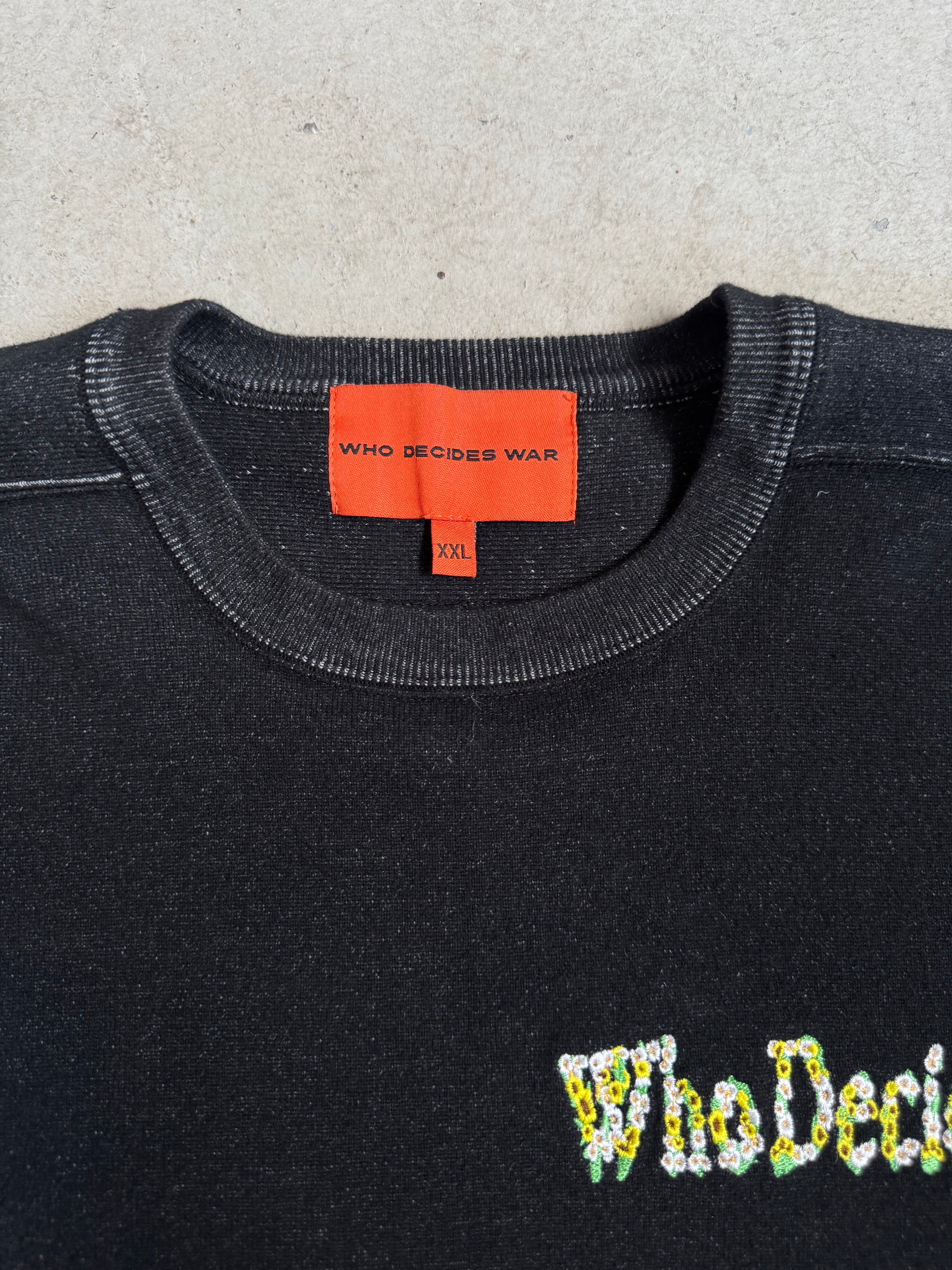 Who Decides War Football Tee (XXL Fits Like Small) Pre-Owned